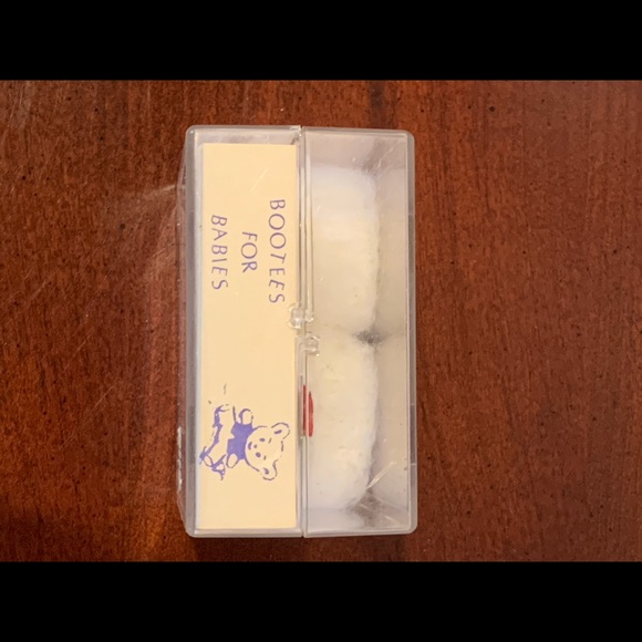 🌟Host Pick🌟 Rare Vintage Baby Booties - Picture 3 of 5